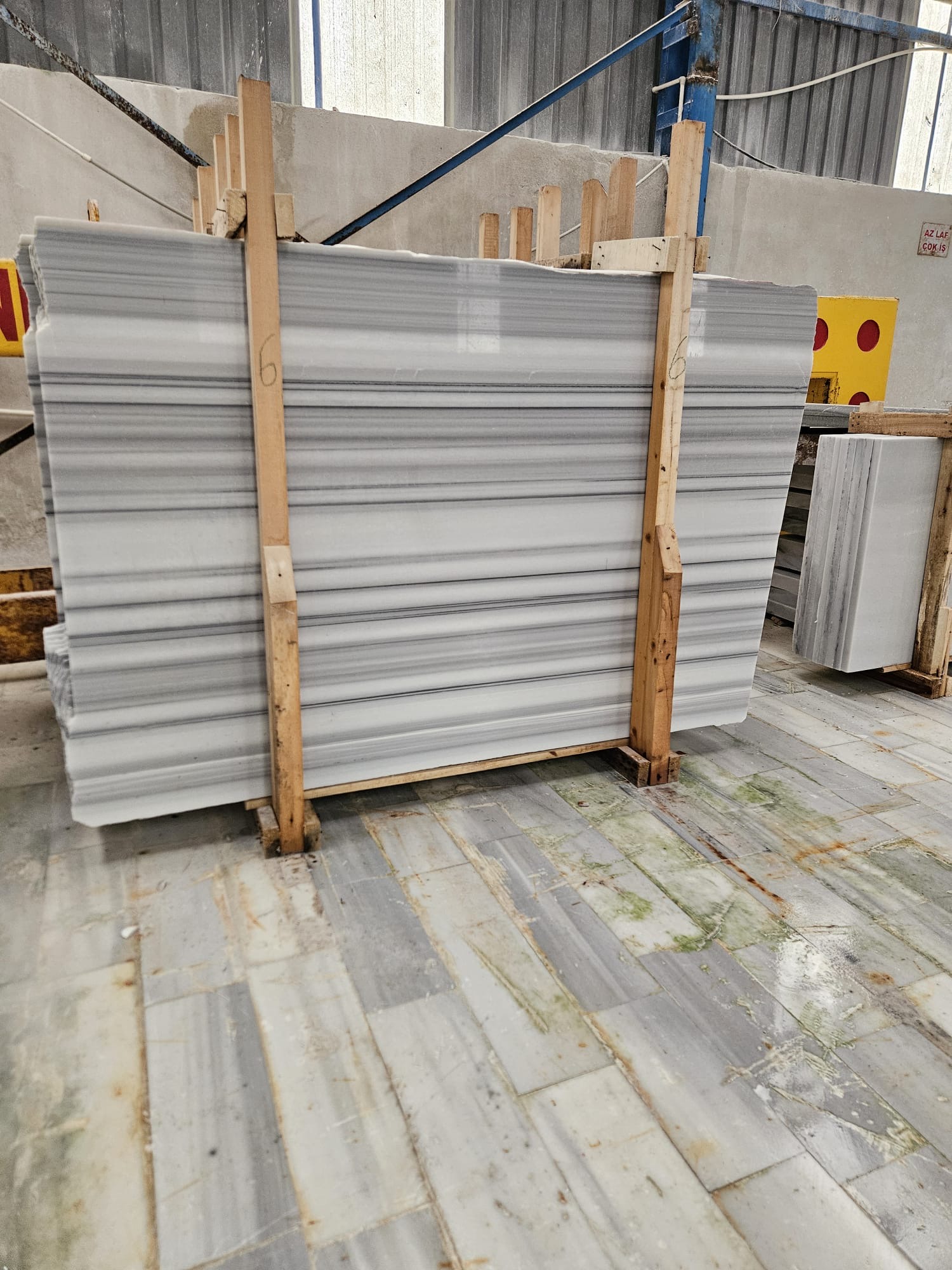 Marmara Equator marble slabs with parallel grey veining from Turkey