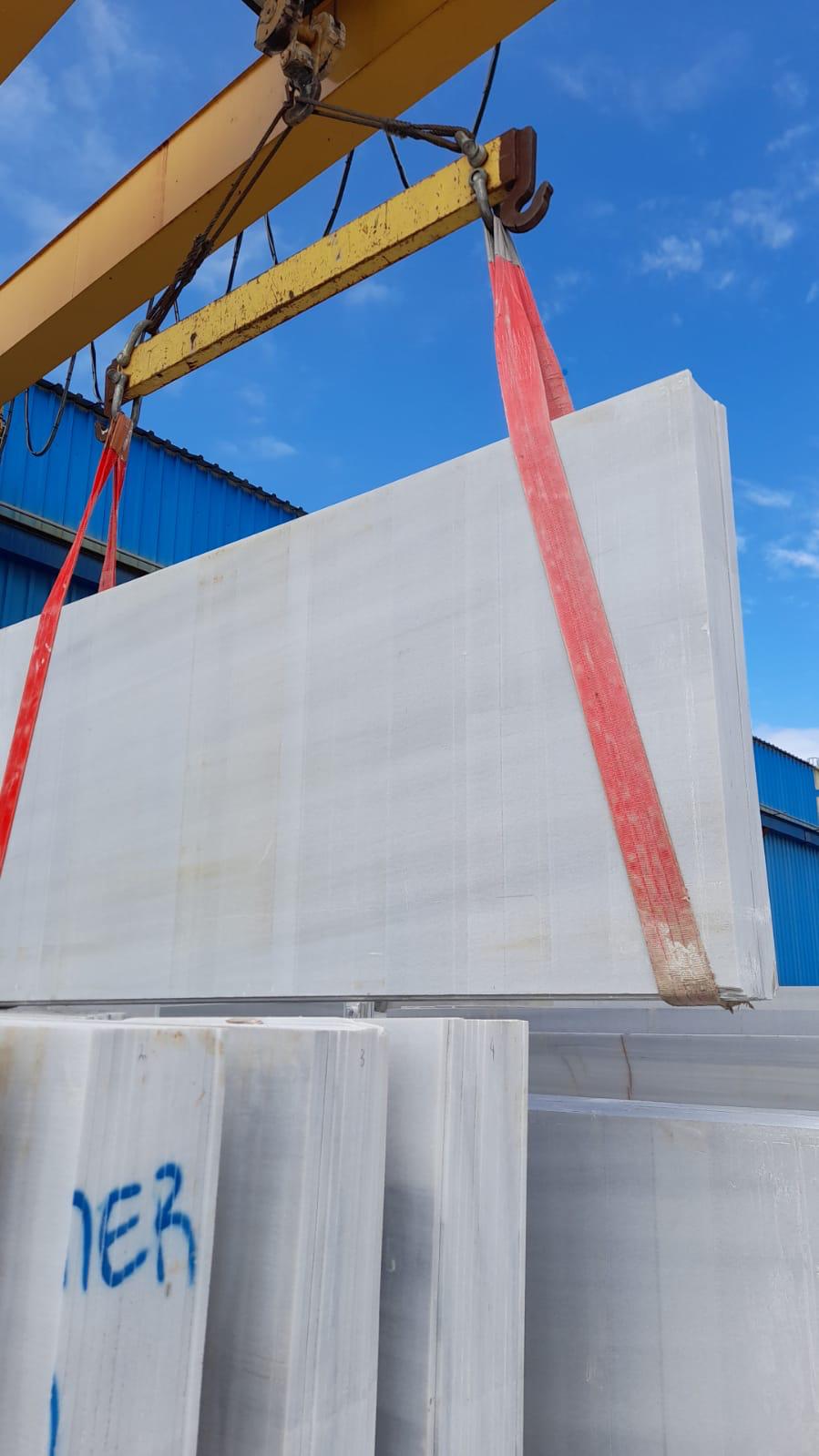 Marmara Homogeneous marble slabs with white background and subtle grey veining from Turkey